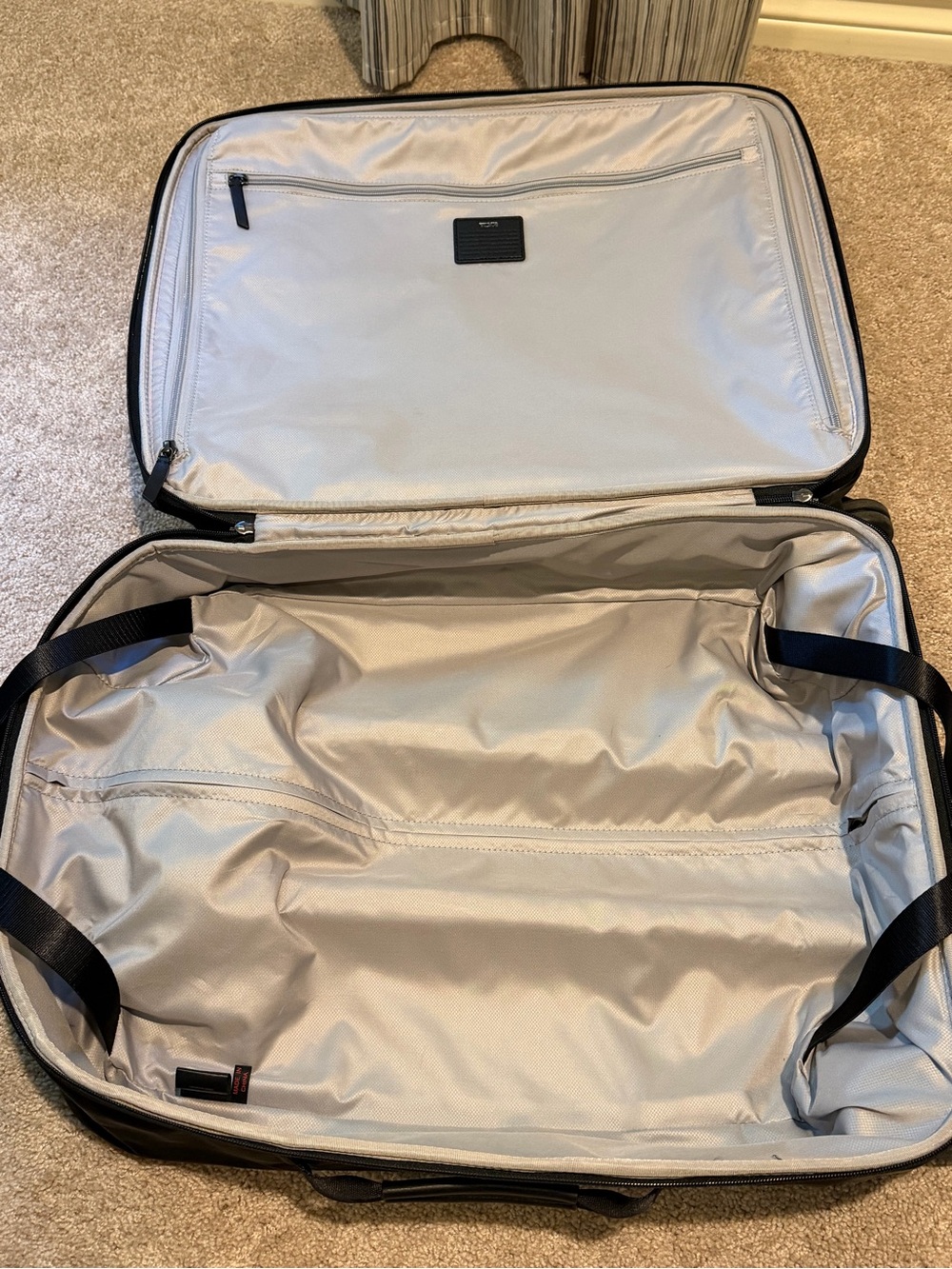 TUMI Voyageur Leger Continental 4 Wheel Carry-On - Black/Gunmetal - Picture 15 of 16